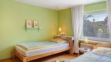 1 slaapkamer, een bureau, gratis wifi, beddengoed