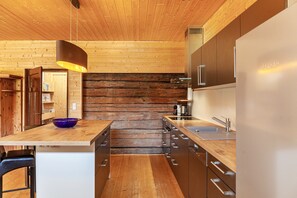 Refrigerador, horno, placa de cocina, lavavajillas