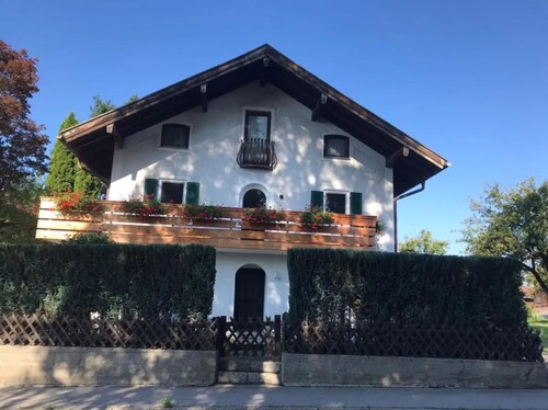 Apartment 'Chiemsee Schwanenloft' with Garden, Wi-Fi and Parking Space