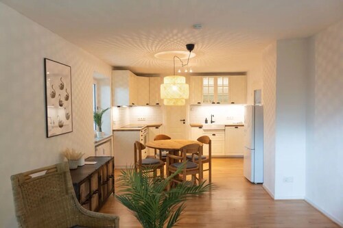 Appartement 'Chiemsee Schwanenloft' mit Garten, W-Lan und Parkplatz
