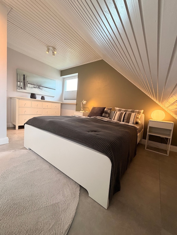 2 chambres, fer et planche à repasser, Wi-Fi gratuit, draps fournis