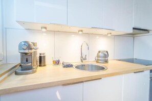 Kühlschrank, Ofen, Herdplatte, Geschirrspüler