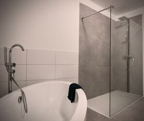 Douche, serviettes fournies