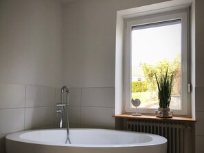 Een douche, handdoeken