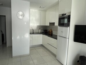 Fridge, microwave, oven, dishwasher - Ocean View 2 (Los Cristianos)