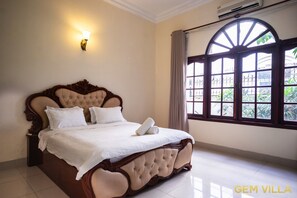 5 室のベッドルーム、WiFi、ベッドシーツ