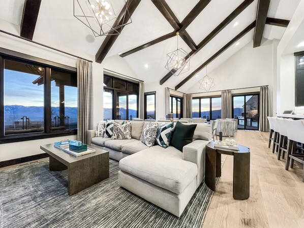 Smart TV, fireplace, ping pong, books