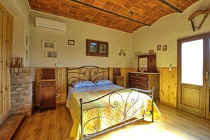 8 Schlafzimmer