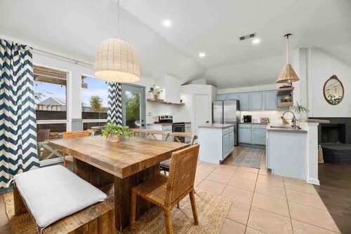 Sunny 4BR w/ Backyard Oasis | 15 Min to Lakes