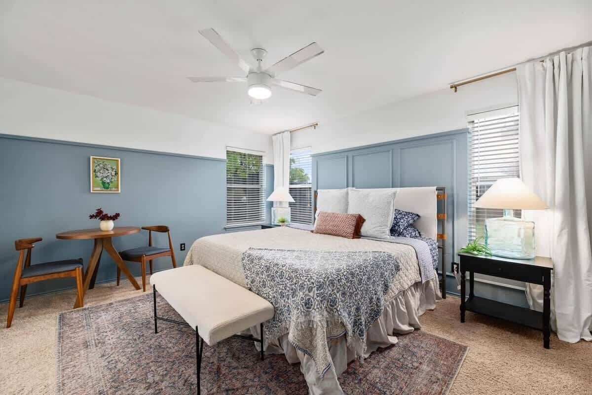 4 dormitorios, tabla de planchar con plancha, cuna de viaje y wifi