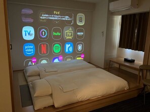 Bureau, rideaux occultants, fer et planche à repasser, Wi-Fi gratuit