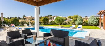 Hermione Villa in Gennadi