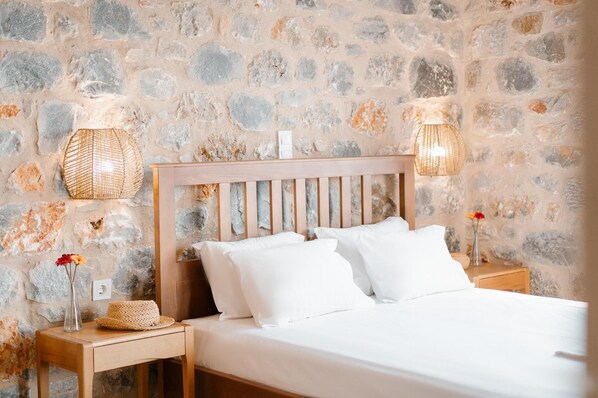 2 bedrooms, soundproofing - Villa Dioni Tria in Ditiki Mani (West Mani)