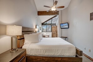 1 chambre, fer et planche à repasser, Wi-Fi gratuit, draps fournis