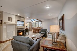 Smart TV, fireplace, DVD player