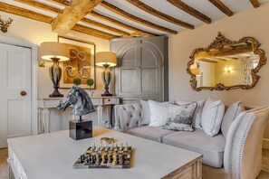 Interior - Marsh Mallow Cottage - Hot Tub Packages Available (Loughborough)