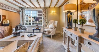 Marsh Mallow Cottage - Hot Tub Packages Available