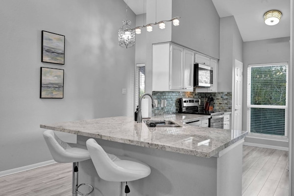 2 bedrooom┃2 bathroom┃1,100 sq. ft