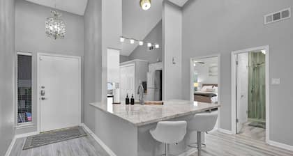 2 BR Lake Conroe Condo | Peaceful Porch | Gated Community | Near Waterpoint Marina