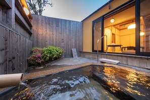 Superior Room | Down comforters, in-room safe, laptop workspace, free WiFi - Tsuwabuki-no-Hana (Higashisonogi)