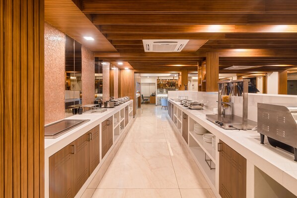 Free daily buffet breakfast - Hotel Turmeric (Erode)