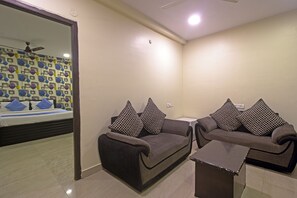 Lobby sitting area - Hotel NS Royal Emirates (Hyderabad)