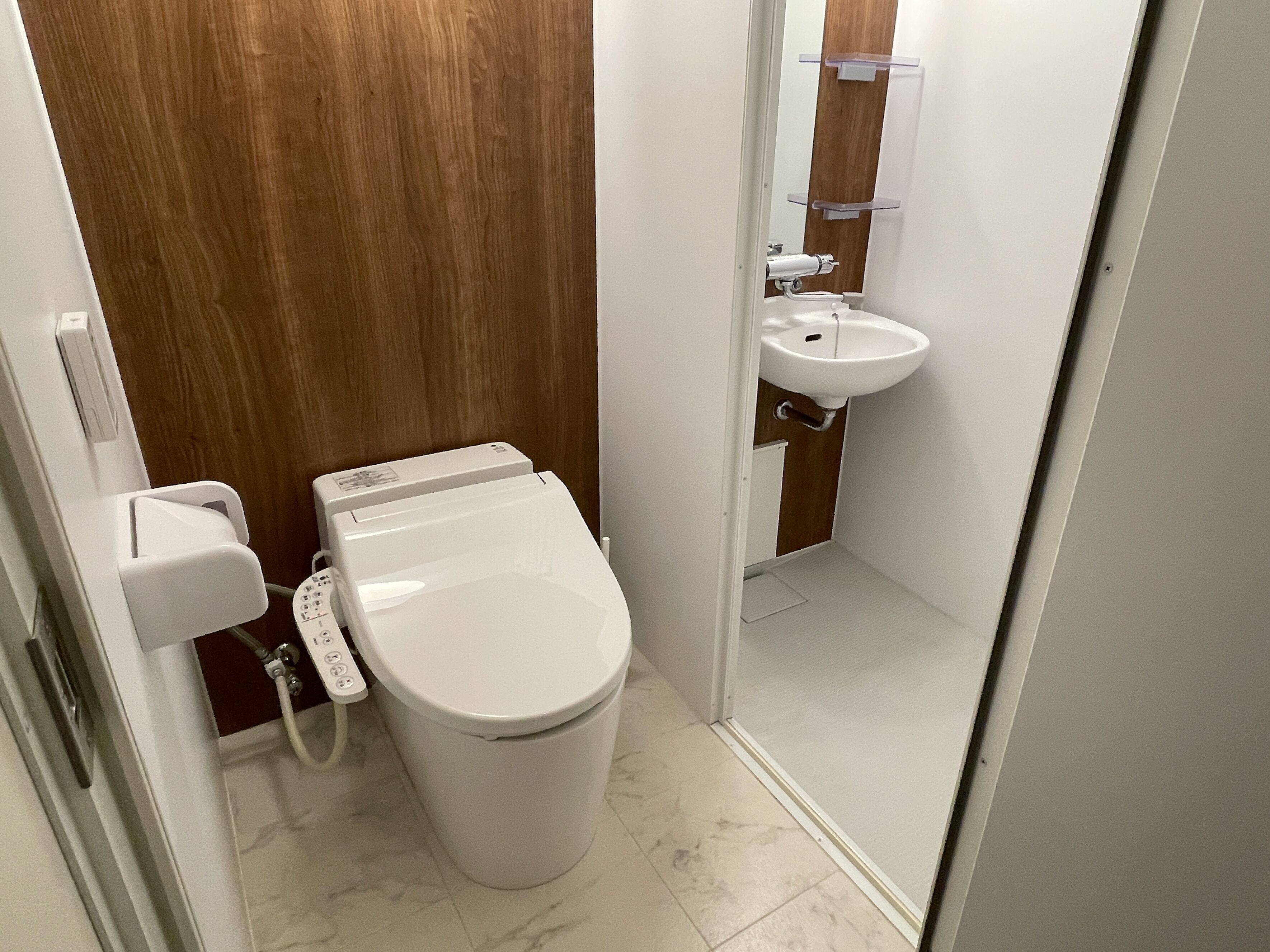 基础公寓 | 浴室