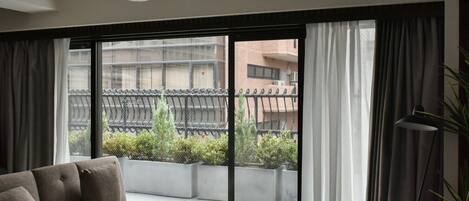 Basic Apartment | Living area