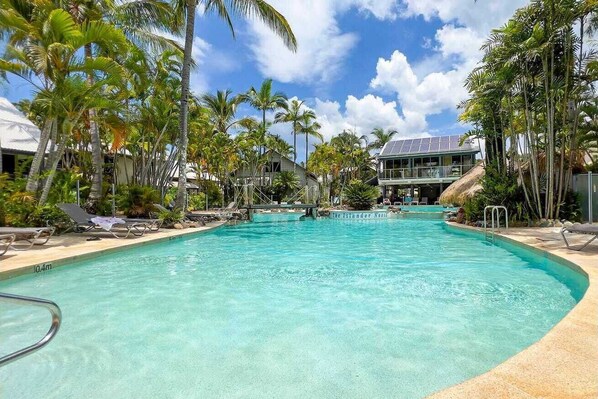 Pool - Located in the heart of Noosaville in the tropical 'The Islander' resort (Noosaville)