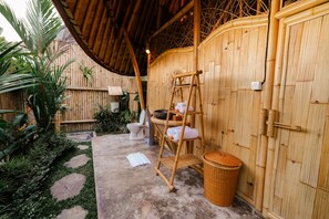 Honeymoon Villa | Bathroom | Separate tub and shower, rainfall showerhead, free toiletries