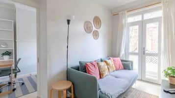 Departamento básico | Área de sala de estar | Televisión