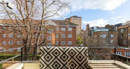 Cosy 4BD Flat W/private Balcony - Nine Elms!