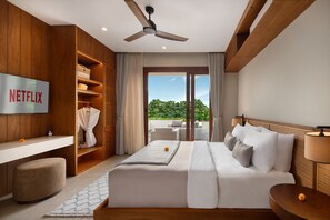 Three-Bedroom Villa | Sengetøy av topp kvalitet, minibar, safe på rommet og skrivebord