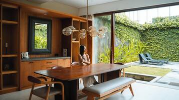 Mini-fridge, microwave, oven, stovetop