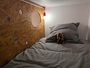 1 bedroom, WiFi, bed sheets