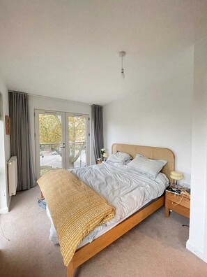 Basic Apartment | 1 bedroom - Central & Modern 1BD Flat With Balcony, Hackney! (London)