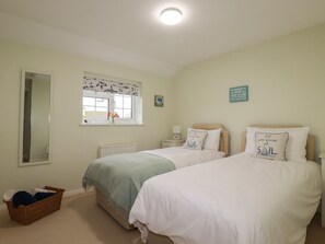3 bedrooms, individually decorated, individually furnished, free WiFi - 5 Lower Elms (Wadebridge)