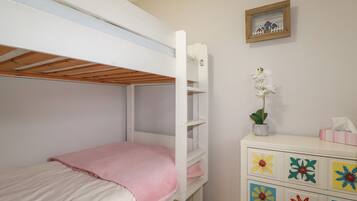 3 habitaciones, decoración personalizada y muebles diferentes