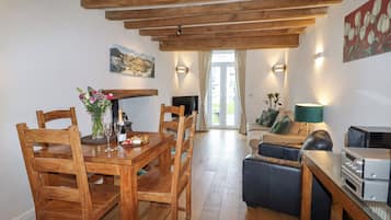 Cottage | Interior