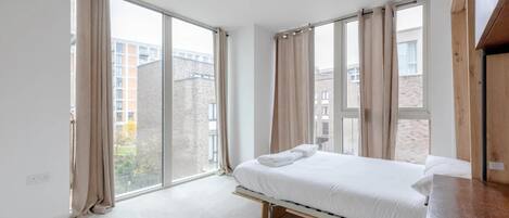 Basic Apartment | 3 bedrooms, bed sheets
