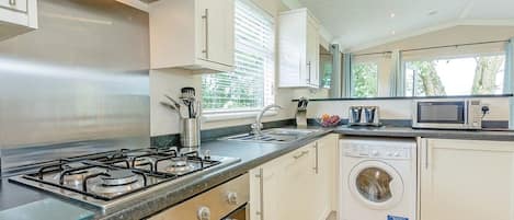 Fridge, oven, stovetop, toaster