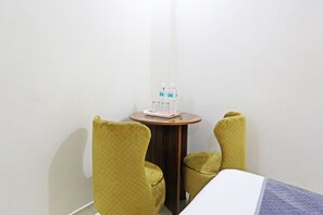 Daily continental breakfast (INR 500 per person) - Hotel Broadway (New Delhi)