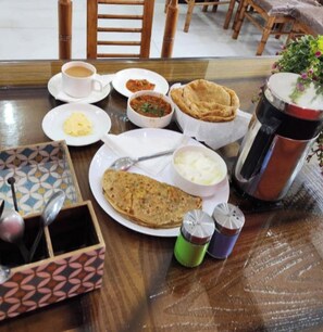 Breakfast meal - Hotel Broadway at Airport (New Delhi)