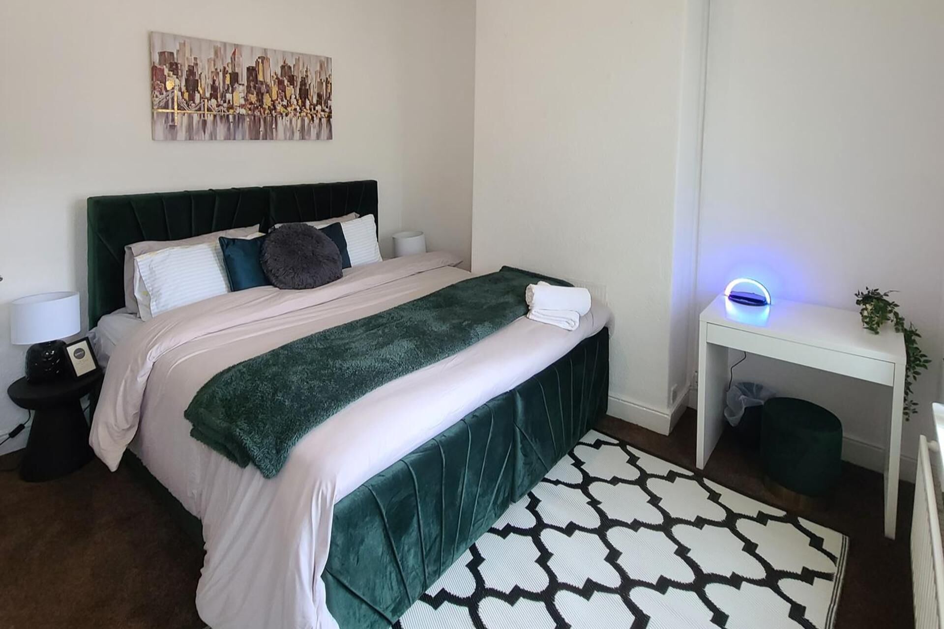 2 bedrooms, soundproofing, iron/ironing board, free WiFi