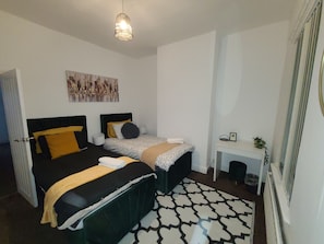 Ferienhaus | 2 Schlafzimmer, schallisolierte Zimmer, Bügeleisen/Bügelbrett