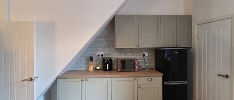 ํ์ฐ์ค | ์ ์ฉ ์ฃผ๋ฐฉ | ๋์ฅ๊ณ , ์ ์๋ ์ธ์ง, ์ค๋ธ, ์ฟกํ