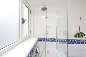Jetted bath, hair dryer, bidet, towels - Condotti 21 Penthouse (Roma)