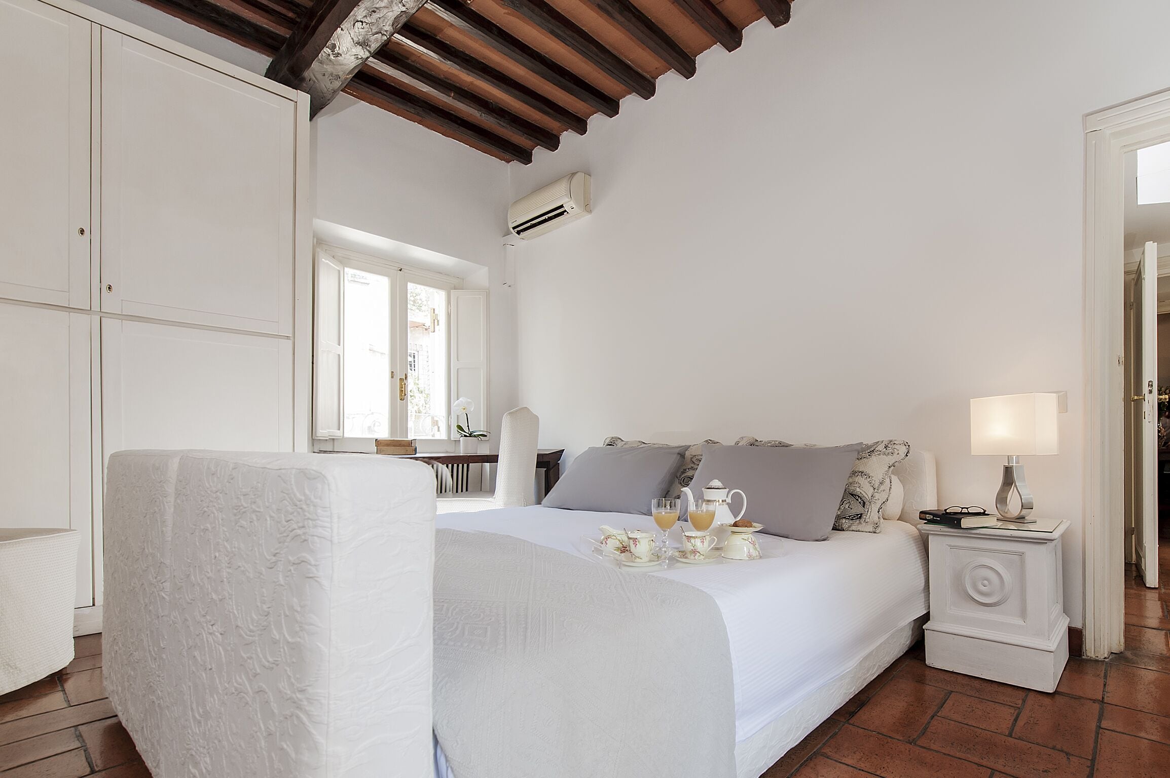 2 bedrooms, iron/ironing board, travel cot, WiFi