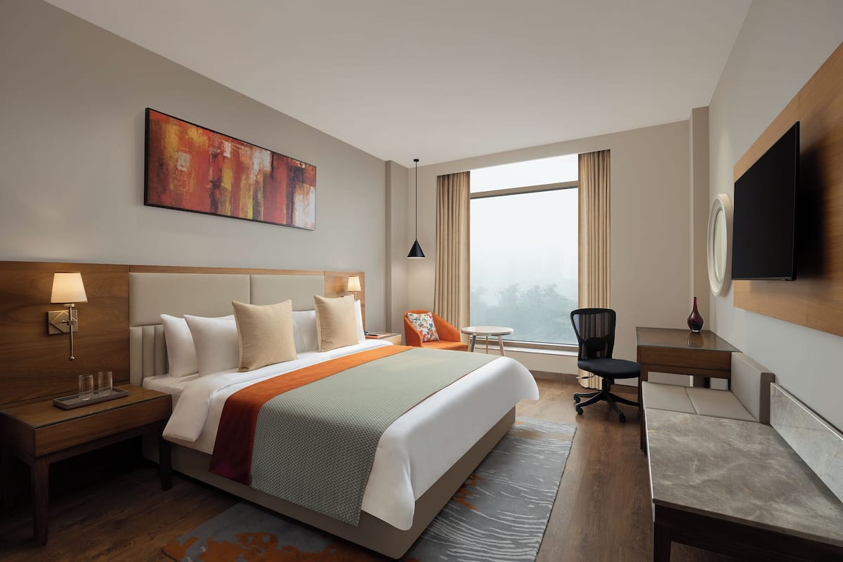Deluxe Room, 1 King Bed (Premium King)