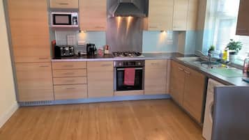 Fridge, microwave, oven, dishwasher